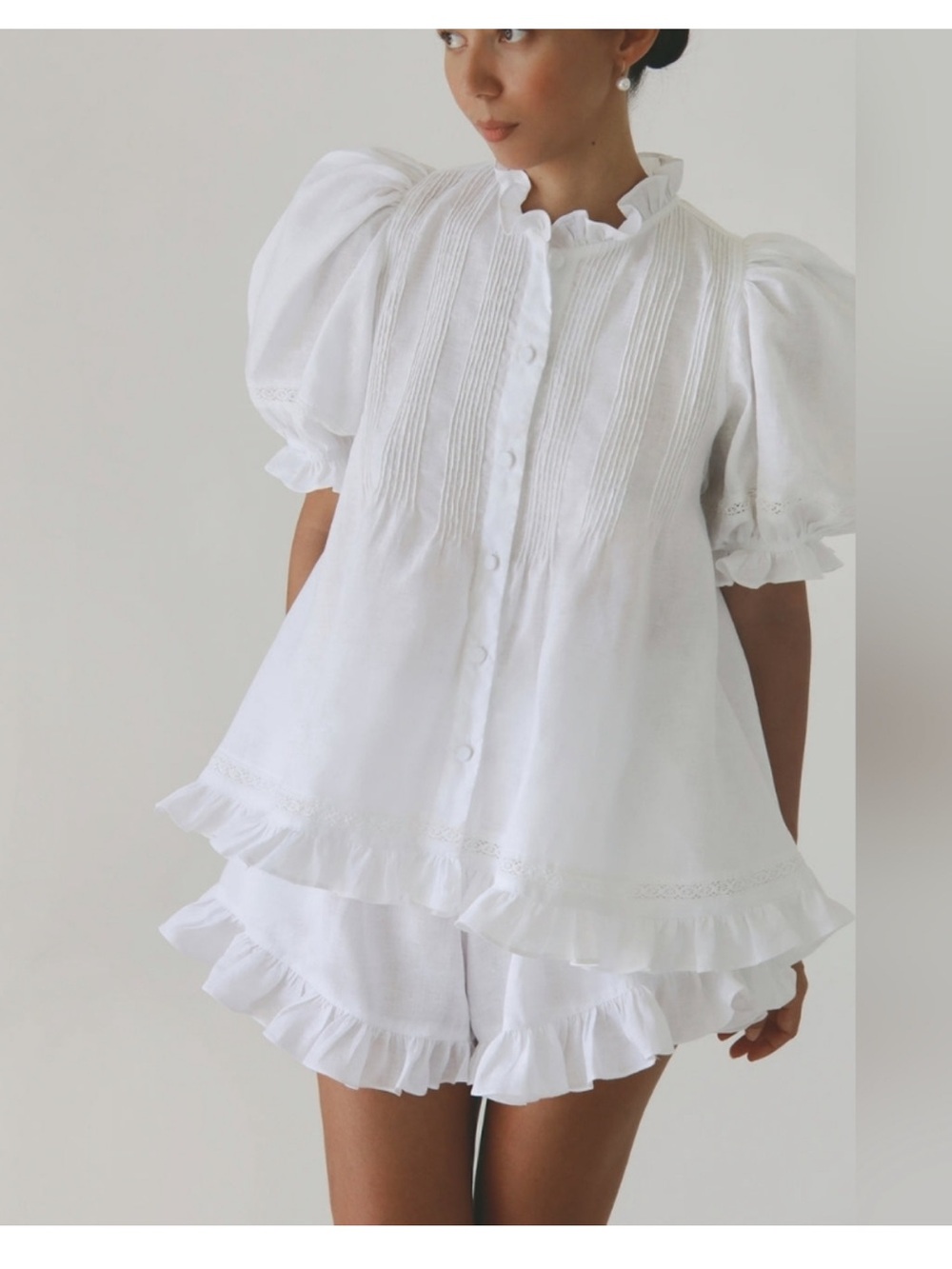 Morton Mac Sanna Pintuck Blouse With Greta Frill Short
• Size: S